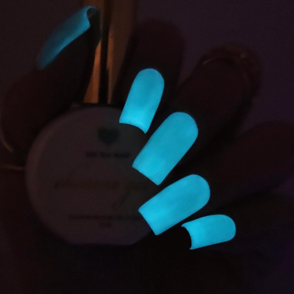Daily Charme - Glow in the Dark D06 Time Warp