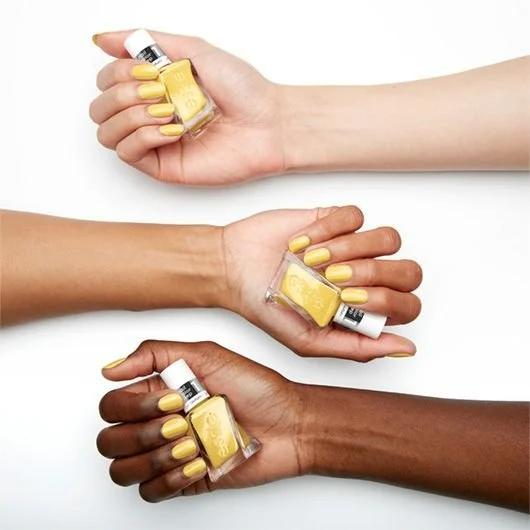 Essie Gel Couture -  Rev It Up - #104.1