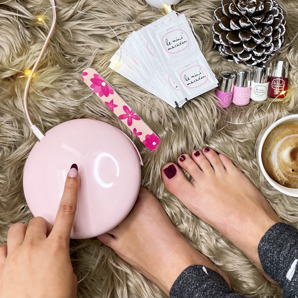 Le Mini Macaron Gel Manicure Kit - Le Maxi “La Vie En Bloom” Deluxe Gel Manicure Set