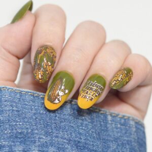 Maniology - Stamping Plate - Give Thanks (M536)